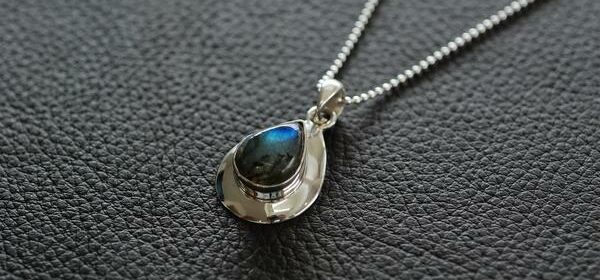 What Is the Spiritual Meaning of Labradorite